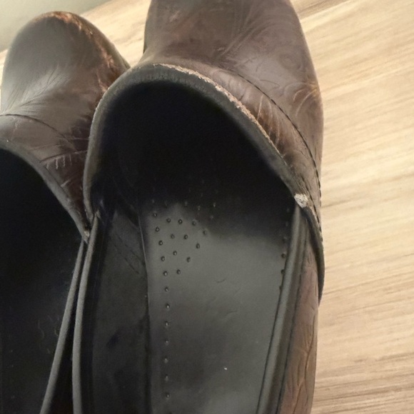 Dansko Professional Women's Clogs Brown Leather Tooled Embossed Stapled Size 38 - Picture 5 of 10